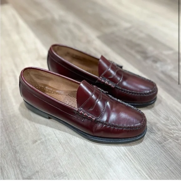 G.H. Bass Weejuns Burgundy Loafers for Women - Picture 3 of 6